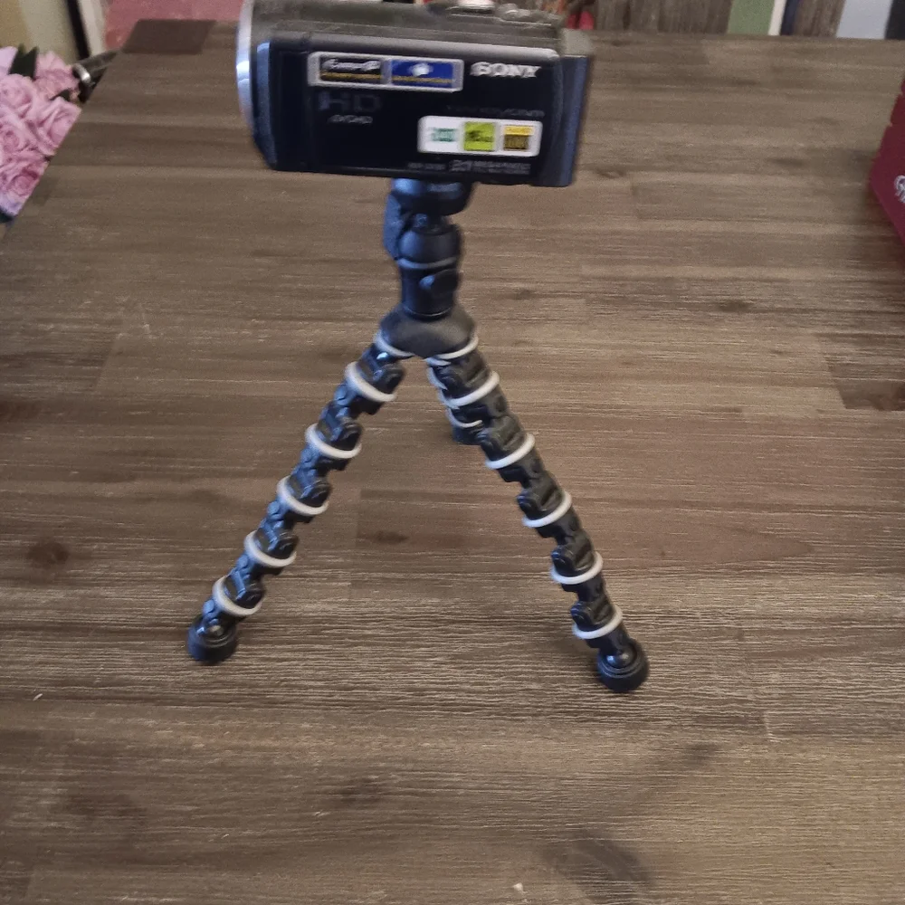 Sony handycam Black Camera with Flexible Tripod